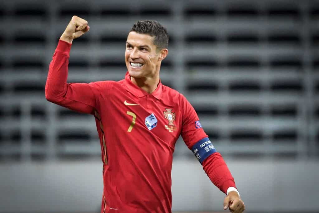Cristiano Ronaldo: rekordları adi hala çevirən, illərlə elit qalan superulduz