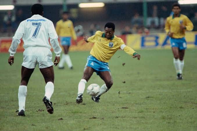 Futbol tarixində ən çox azad zərbə qolu vuran 7 futbolçu – Messi zirvəyə yaxınlaşır 4 Futbol tarixində ən çox azad zərbə qolu vuran 7 futbolçu – Messi zirvəyə yaxınlaşır