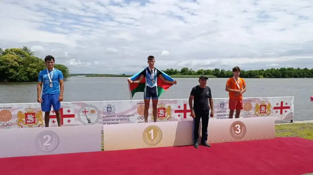 Azərbaycan avarçəkənləri Gürcüstanda 18 medal qazanaraq ikinci oldu