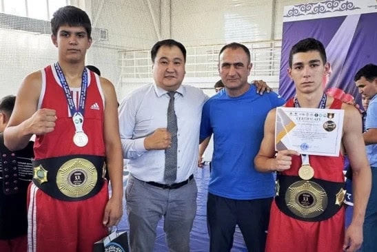 Azərbaycan boksçuları Qazaxıstanda iki qızıl medal qazandılar